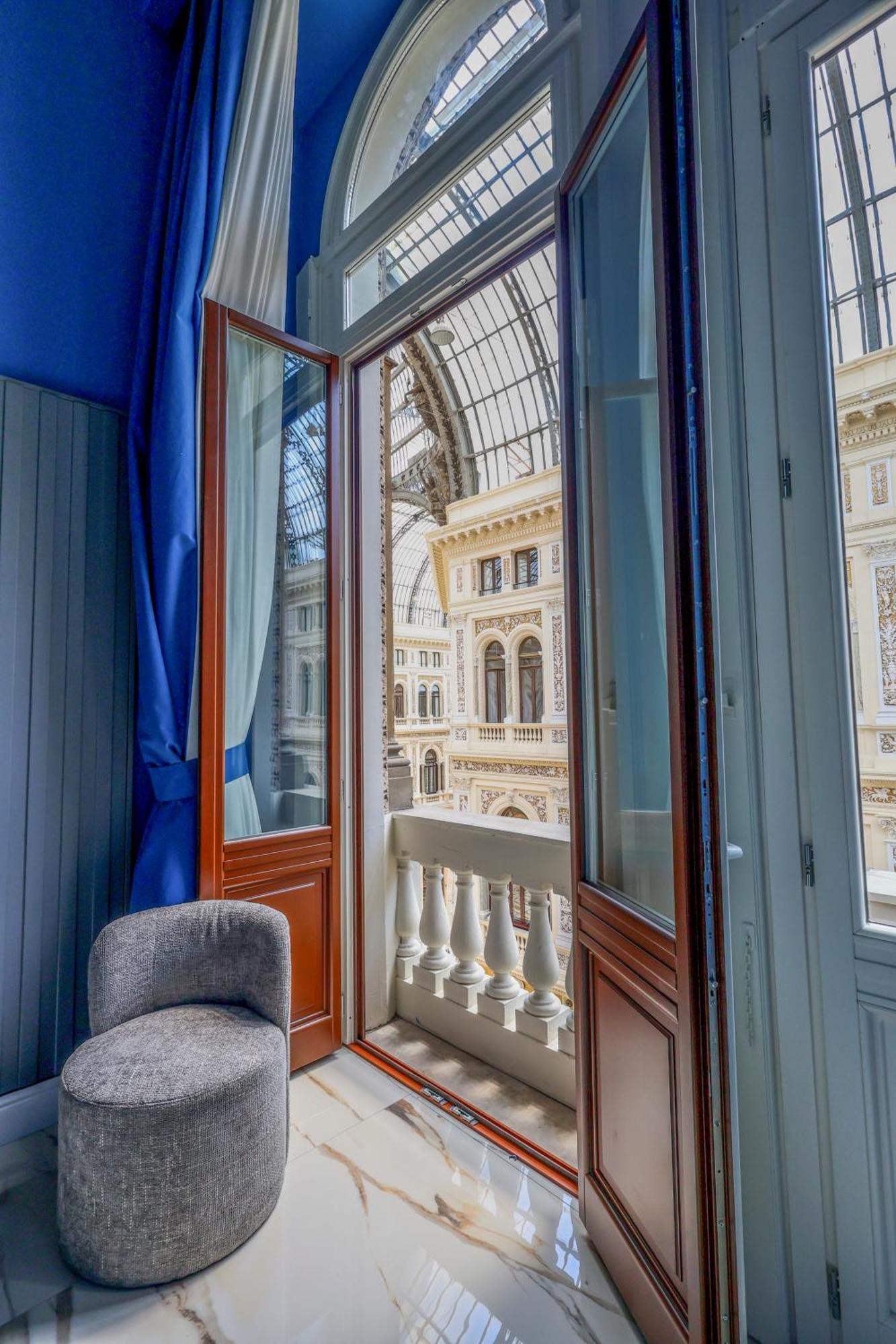 Maison San Carlo Luxury Suites 那不勒斯 外观 照片