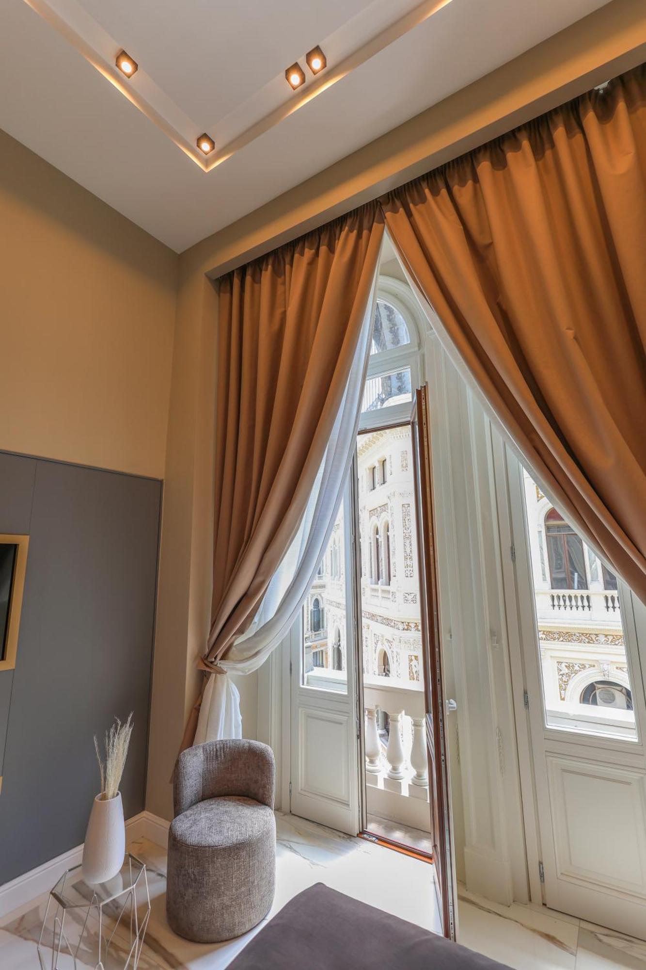 Maison San Carlo Luxury Suites 那不勒斯 外观 照片