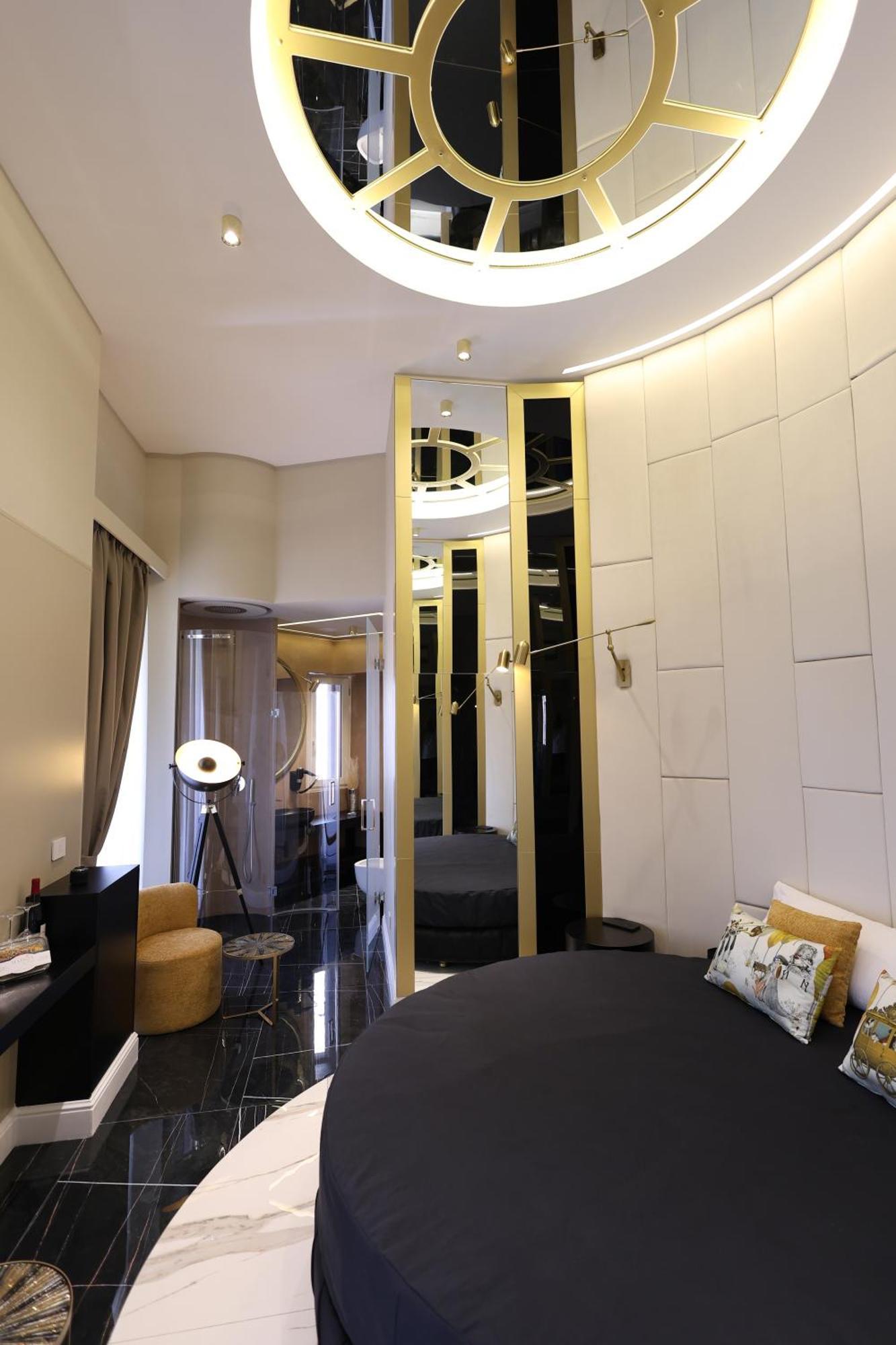 Maison San Carlo Luxury Suites 那不勒斯 外观 照片