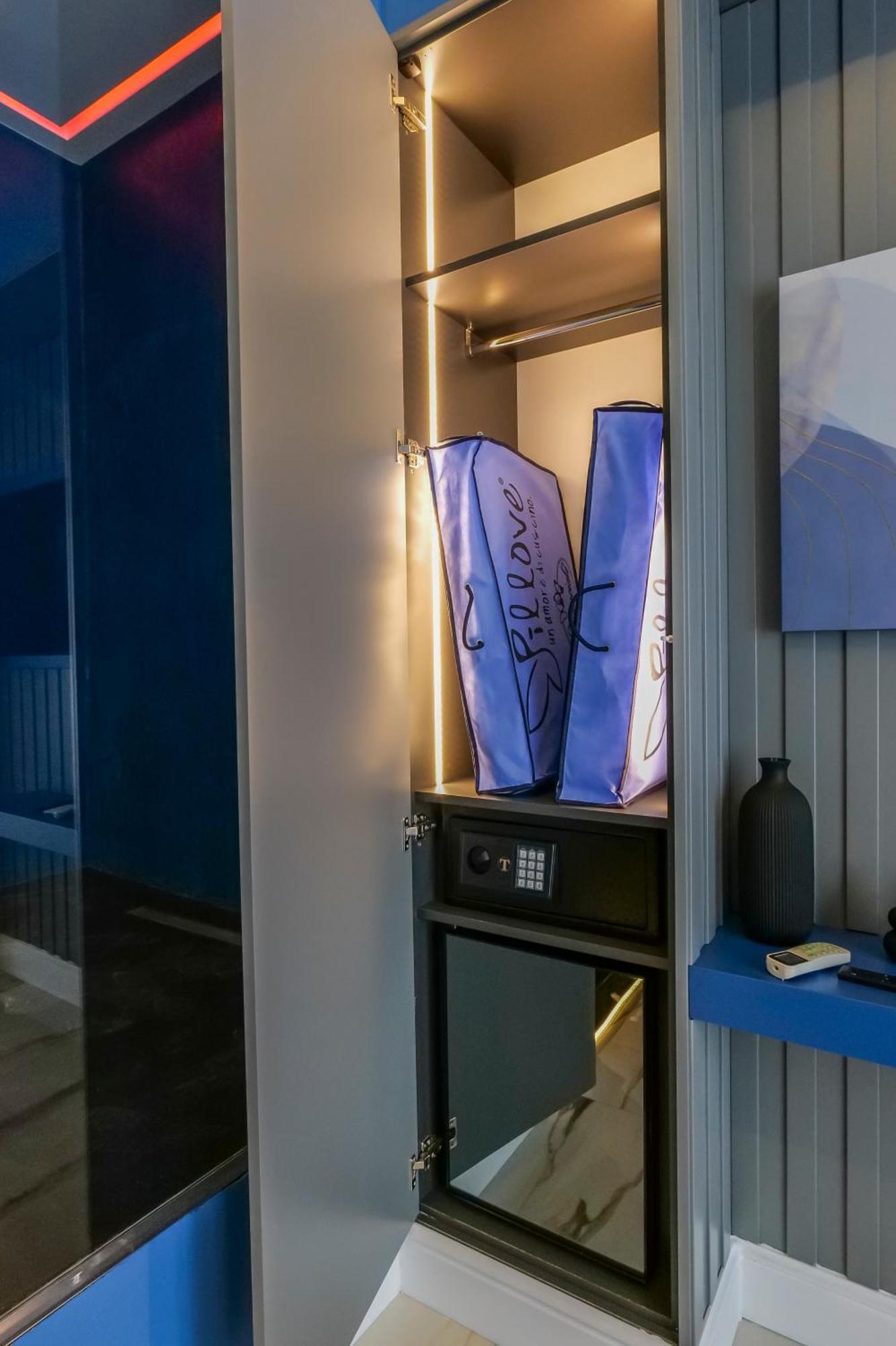 Maison San Carlo Luxury Suites 那不勒斯 外观 照片