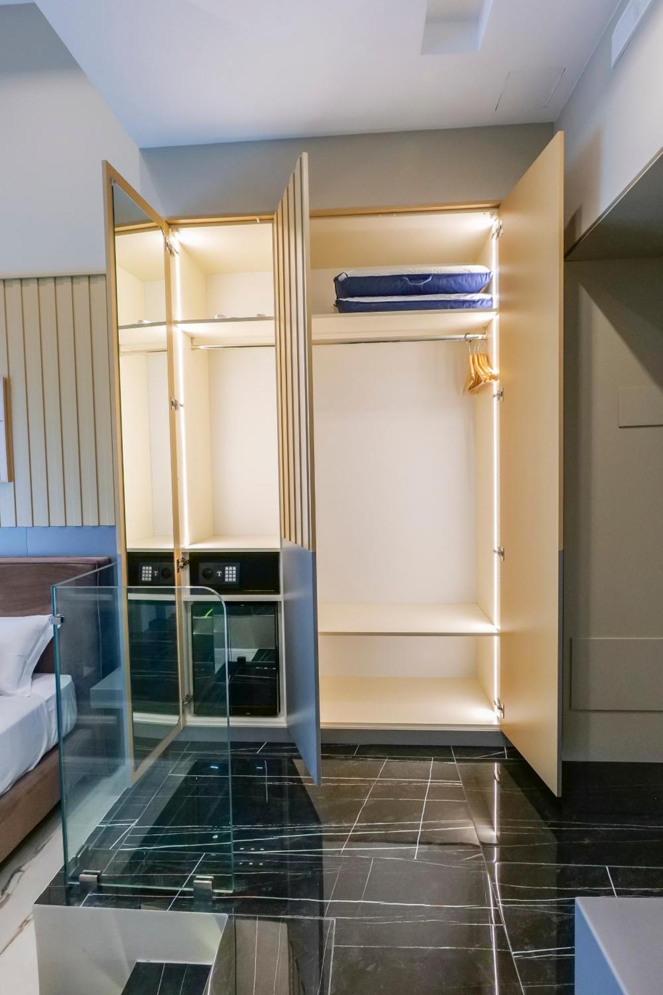 Maison San Carlo Luxury Suites 那不勒斯 外观 照片
