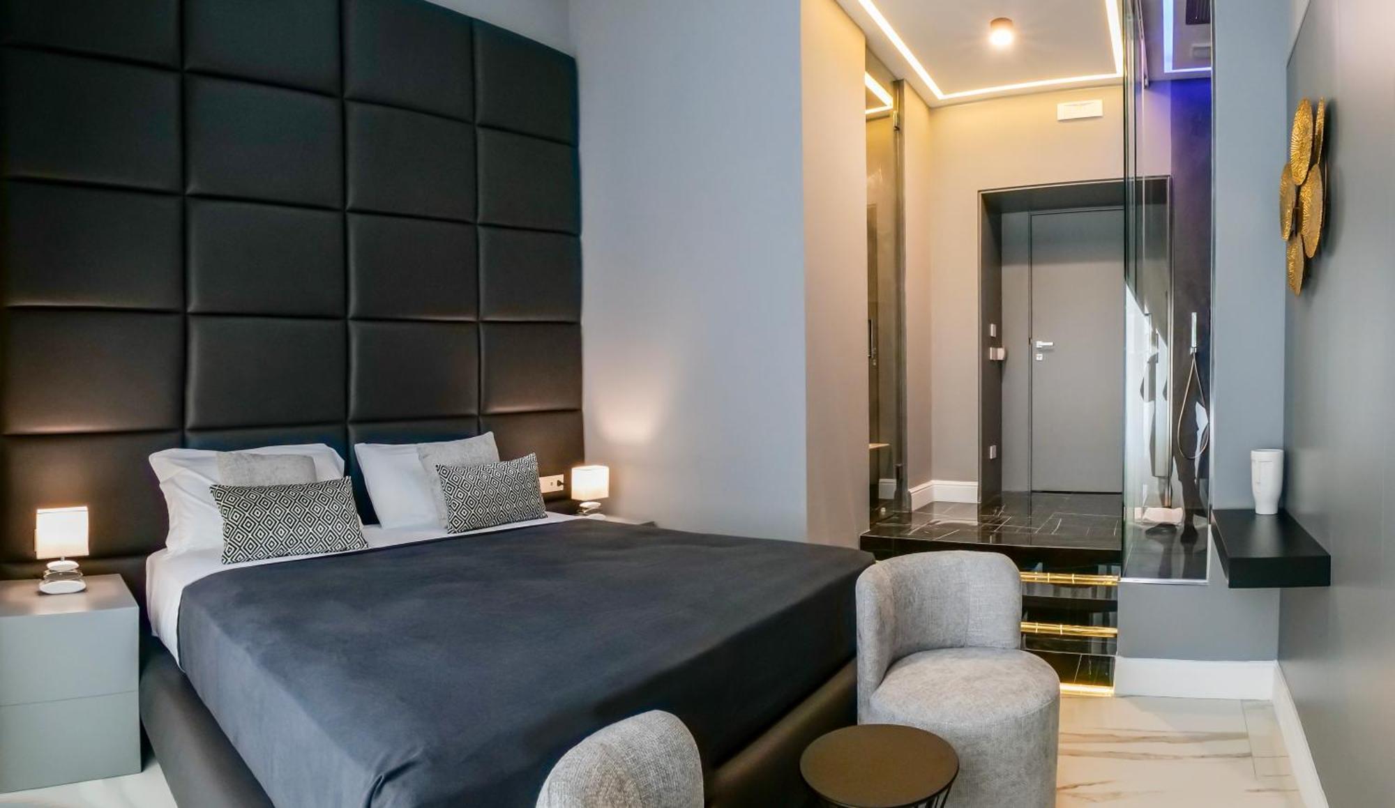 Maison San Carlo Luxury Suites 那不勒斯 外观 照片